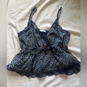 super cute american eagle xs floral and lace crop top